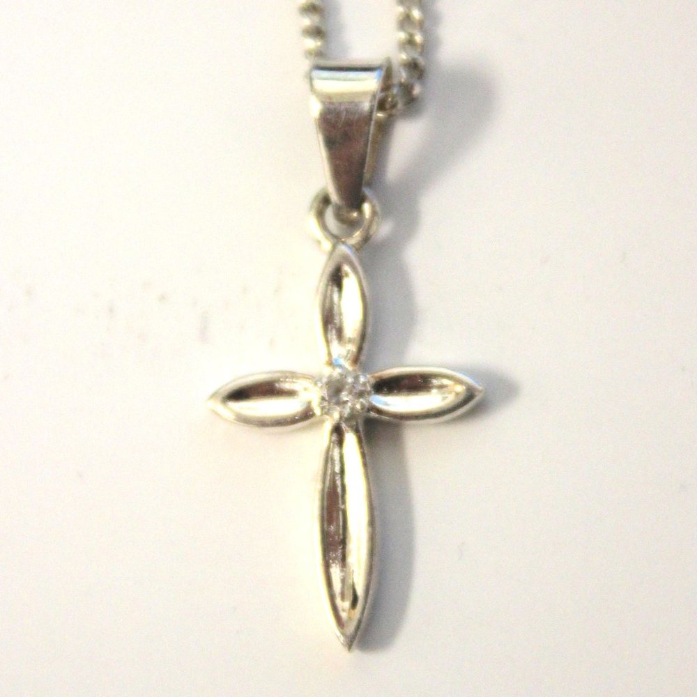 Sterling Silver Necklace w/ Cross Pendant